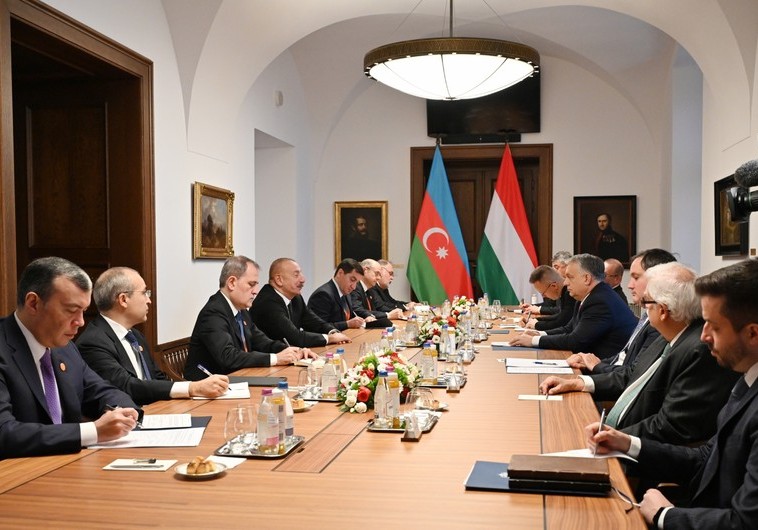 Azərbaycan Prezidentinin Macarıstanın Baş naziri ilə geniş tərkibdə görüşü olub