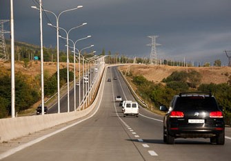 7 illik fasilədən sonra Gürcüstan-Rusiya yolu açıldı