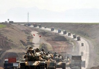 Türkiyə Suriya ilə sərhədə hərbi texnika yığır