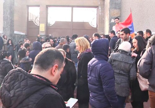 Ermənistan cəmiyyəti şok yaşayır
