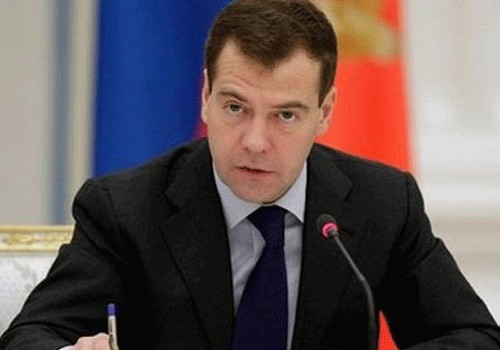 Medvedev: Sanksiyalar və neftin qiyməti artıq qorxutmur
