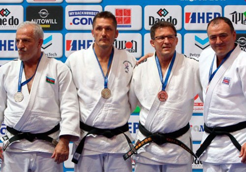 Veteran Azərbaycan cüdoçuları Avropa çempionatında 10 medal qazanıblar