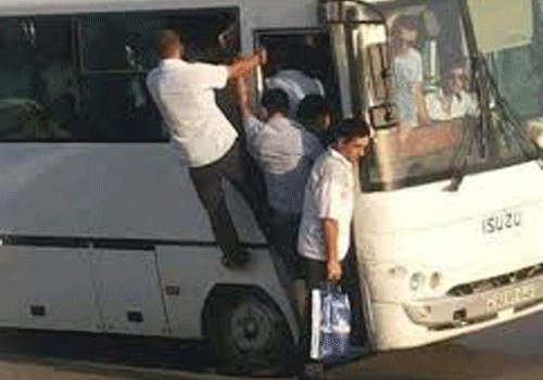 Avtobus sürücülərinin “açıq qapı” vərdişi