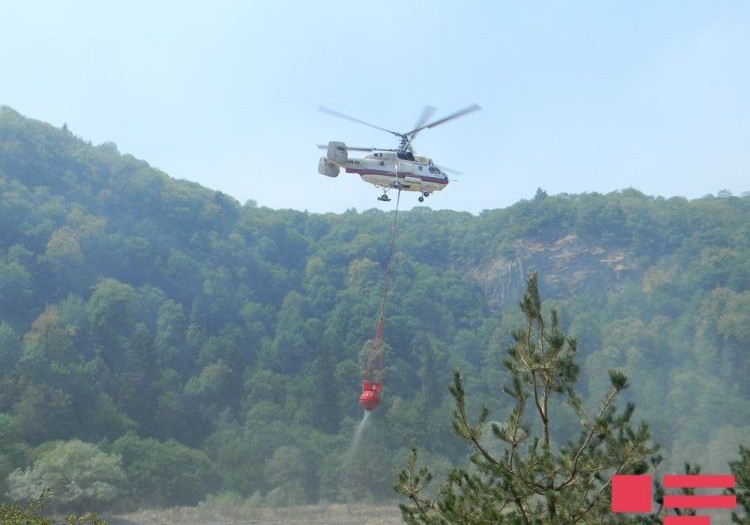 Azərbaycan Gürcüstanda yanğınların söndürülməsinə yenidən helikopter göndərib