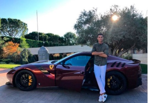 Ronaldo yarım milyonluq avtomobil aldı