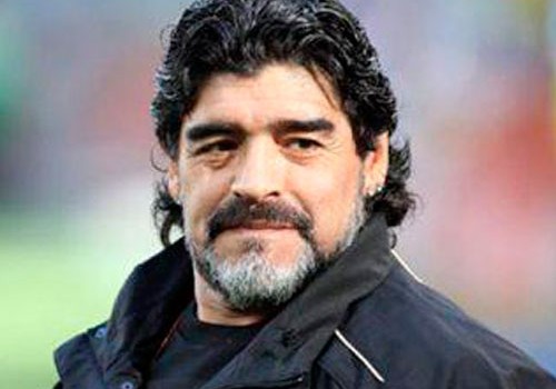 Maradona qızlarını məhkəməyə verib - Atalarından oğurluq ediblər
