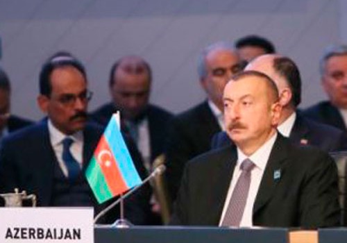 Azərbaycan prezidenti İstanbulda keçirilən D-8 sammitində çıxış edib