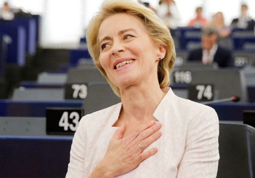 Ursula fon der Lyayen Aİ Komissiyasının prezidenti seçilib