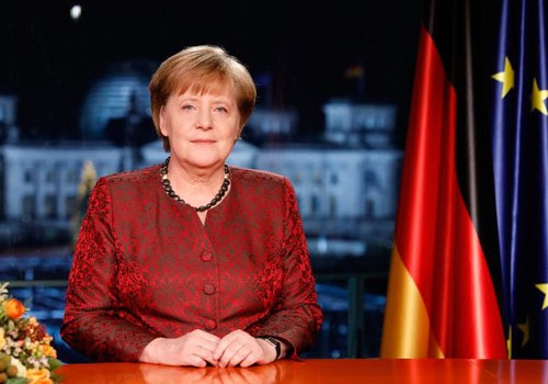 Angela Merkel: Aİ İrlandiya adasında sərt sərhədə yol verə bilməz