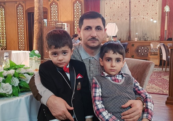 “Ciddi nəzarət olmasa, uşaqlar düzgün yolda addımlamaqda çətinlik çəkər” - Mənim balam