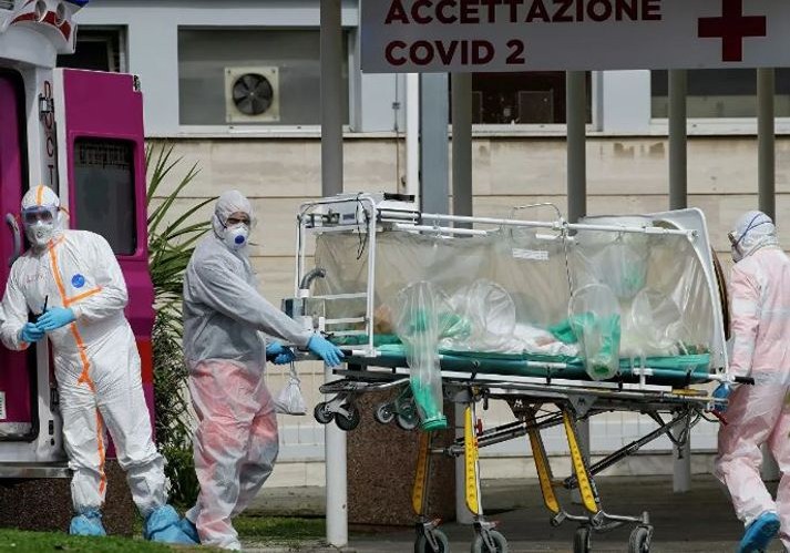 İtaliyada son bir gündə 743 nəfər koronavirusdan ölüb