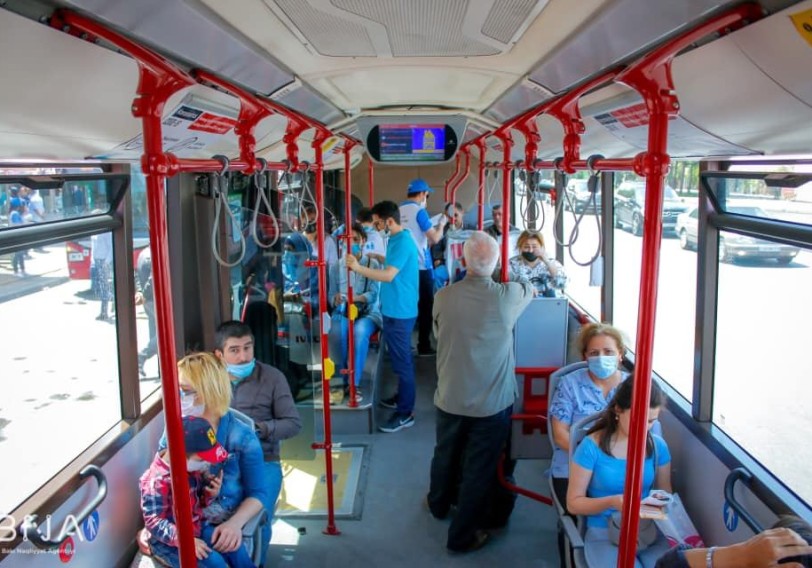 Koronavirusa yoluxan azərbaycanlı jurnalist: Avtobusda maskadan istifadə etmirdim