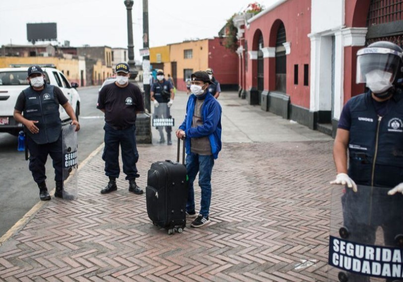 Peru hakimiyyəti koronavirusa görə fövqəladə rejimi avqusta qədər uzadıb