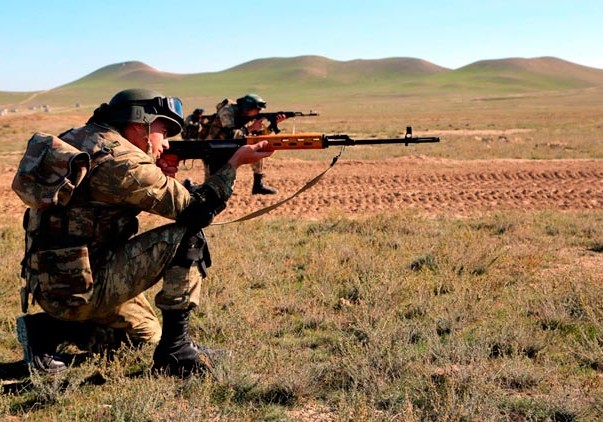 Ermənistan silahlı bölmələri bu gecə mövqelərimizi atəşə tutub