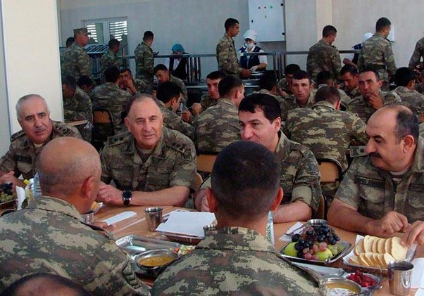 Hikmət Hacıyev ön xətdə yerləşən bir sıra hərbi hissələrdə olub - Fotolar