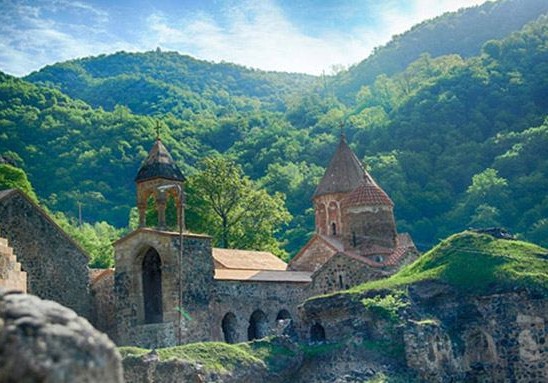 Xudavəng monastrının dini varisləri geri qayıtdı - Monastra vaiz təyin olunub