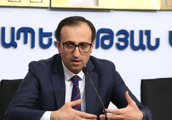 Ermənistanın səhiyyə naziri istefa verib