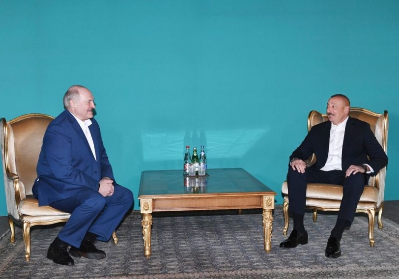 İlham Əliyev ilə Aleksandr Lukaşenkonun qeyri-rəsmi görüşü olub - VİDEO