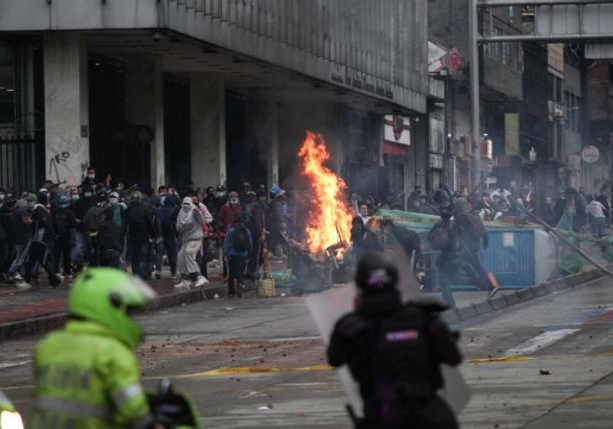 KİV: Kolumbiyada etiraz aksiyaları zamanı 87 nəfər itkin düşüb