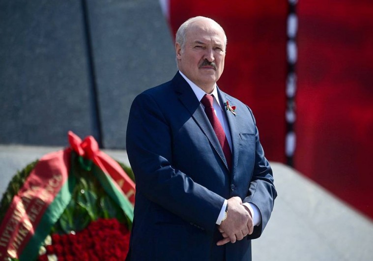 Lukaşenko müxalifəti qarşıdurmaya son qoymağa çağırıb