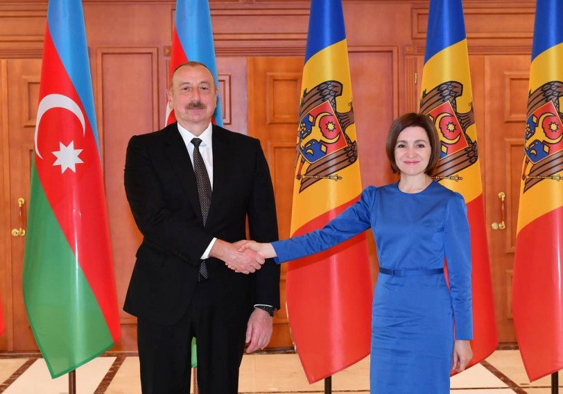 İlham Əliyev Kişineuda Moldova prezidenti Maya Sandu ilə görüşüb - FOTOLAR