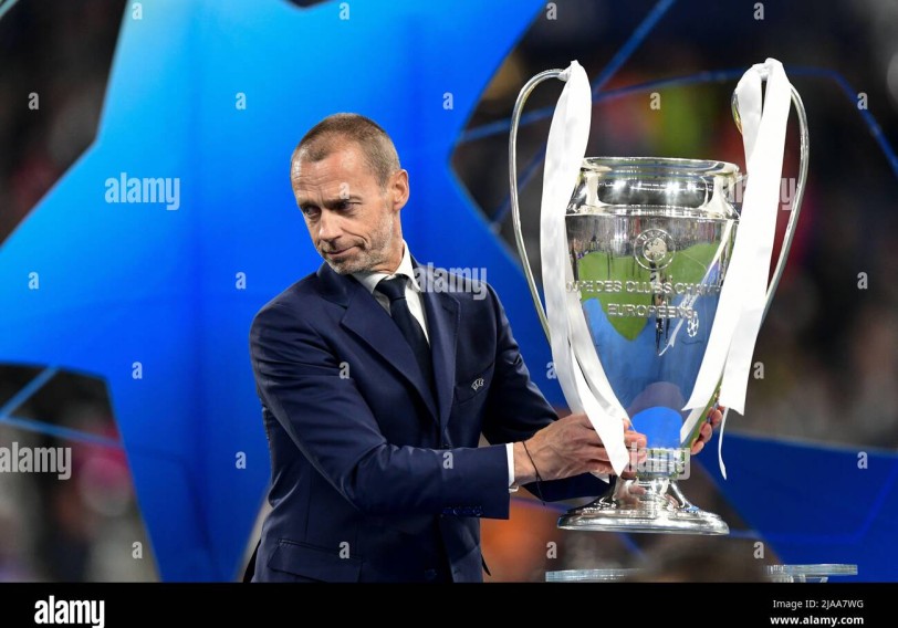 Futbolu uçurumdan xilas cəhdi