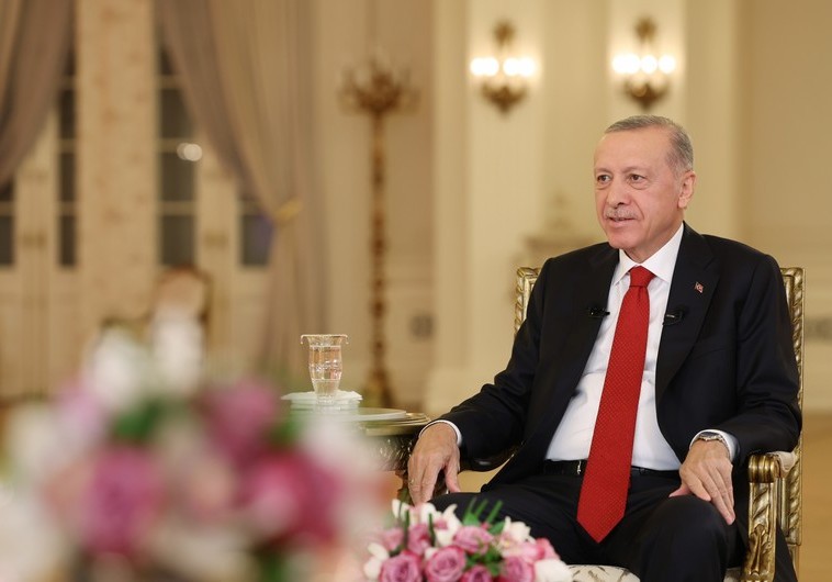 Ərdoğan: "Putin Türkiyədə seçki prosesini diqqətlə izlədiyini dedi"