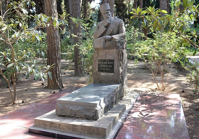 Mənəvi dünyamıza işıq saçan mütəfəkkir