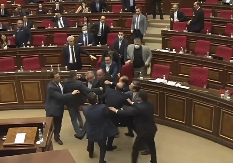 Tarixi mifin qürubu