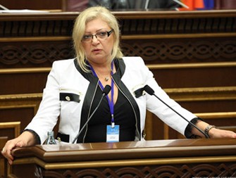 Moldova ombudsmanı Yerevanda başına gələnləri danışdı