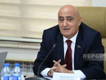 Deputat: "Harada görünüb ki, universitetə 75 nəfər qəbul olunsun, amma 100 nəfər bitirsin?!"