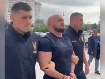 Qazinin çənəsini sındıran idmançı barədə məhkəmə həbs qərarı verib