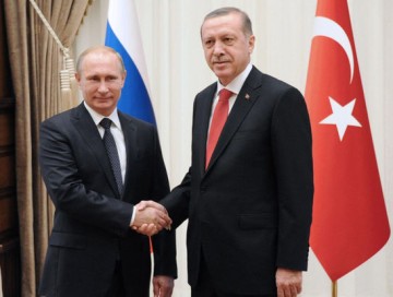 Putin Ərdoğanı qələbə münasibəti ilə təbrik edib