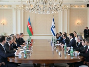 Azərbaycan və İsrail prezidentlərinin geniş tərkibdə görüşü başlayıb